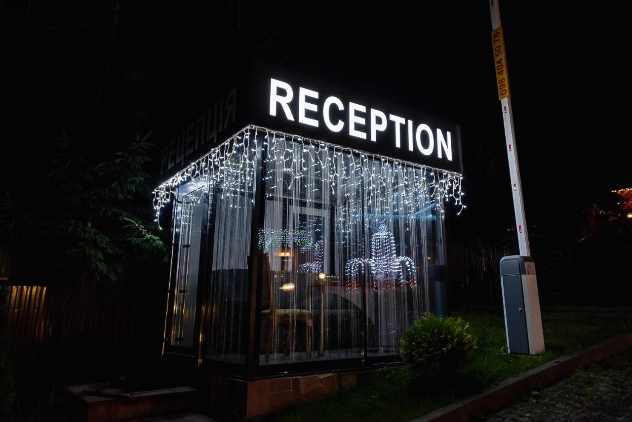Brooklyn Hotel Iablunîțea Exterior foto